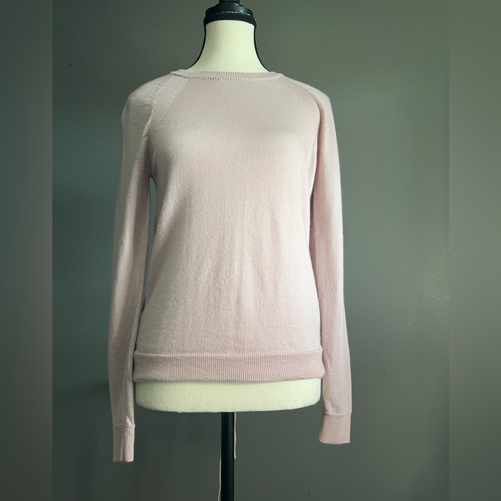 Lululemon Tied To You Sweater
Misty Pink. Size 4. EUC - Picture 5 of 13